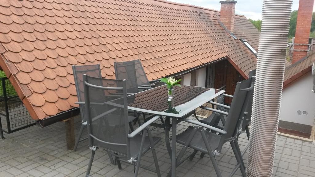 Sklep U Veselych Apartman Mutěnice Kültér fotó